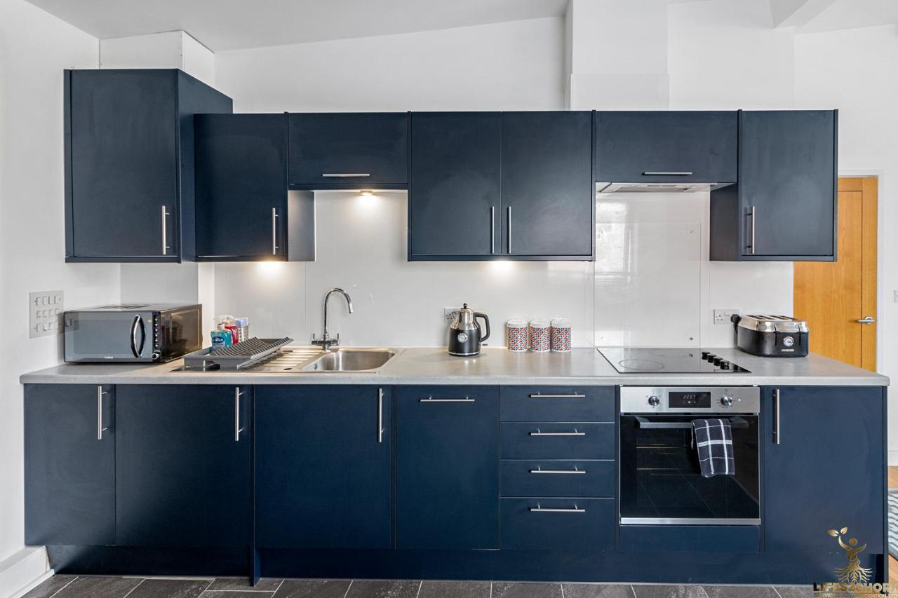 Smythen St, 2 Bed Apartment With Balcony Эксетер Экстерьер фото